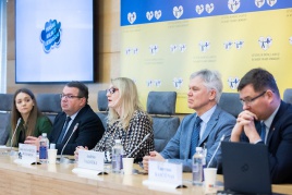 2026 01 21 Seimo narės Dalios Asanavičiūtės-Gružauskienės spaudos konferencija dėl valstybinės kalbos įstatymo įgyvendinimo „Prašau kalbėti lietuviškai“. Seimo kanceliarijos nuotr. (autorė Olga Posaškova).