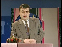 Vlado Dekšnio nuotraukoje: 1993-ųjų gruodis. TV “Konrado kavinėje” - redaktorius Petras Garnys, po devynių mėnesių tapęs kietos direktoriaus kėdės šeimininku